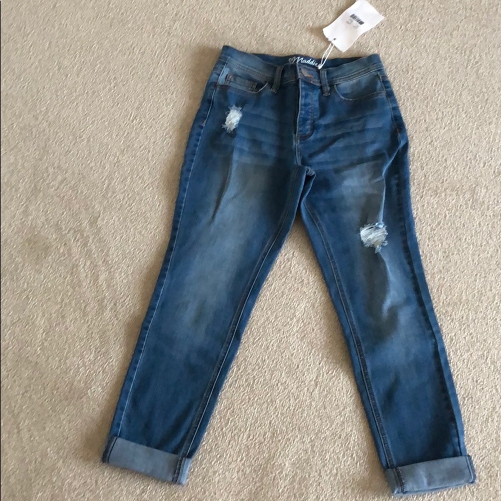 Maddie Style Cuffed & Ripped Boyfriend Jeans